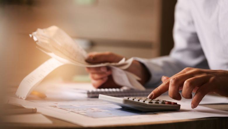 Personat fizikë do paguajnë 23 për qind tatim për fitimin mbi 14 mln lekë, si do të bëhet llogaritja